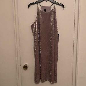 Super Nice and Chick Silver Argent Dress Size M